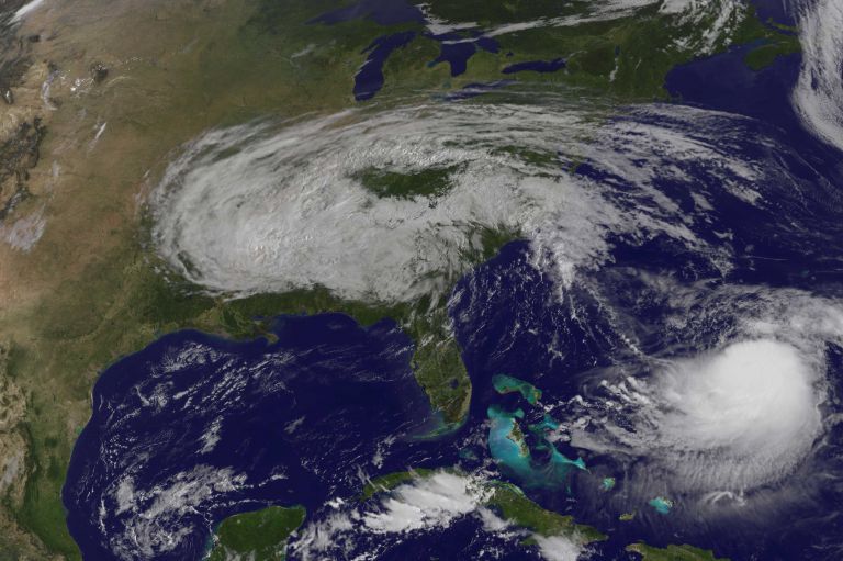Irma se debilita a depresión tropical en su avance por el sureste de EE.UU.