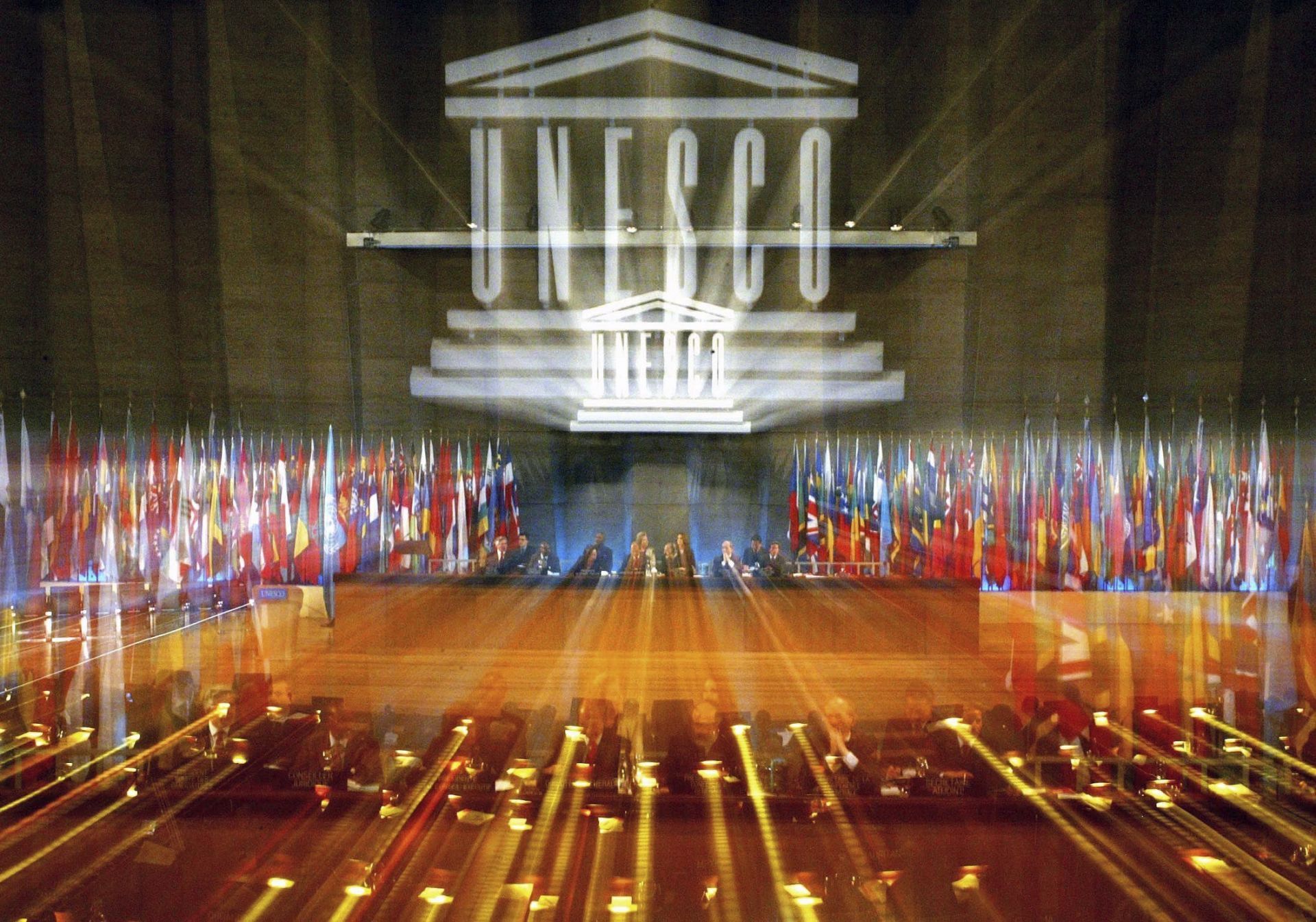 Fotografía de archivo con efecto zoom que muestra una vista general durante la 32ª asamblea general de la Organización de Naciones Unidas para la Educación, la Ciencia y la Cultura (UNESCO), en París, Francia, el 29 de septiembre de 2003