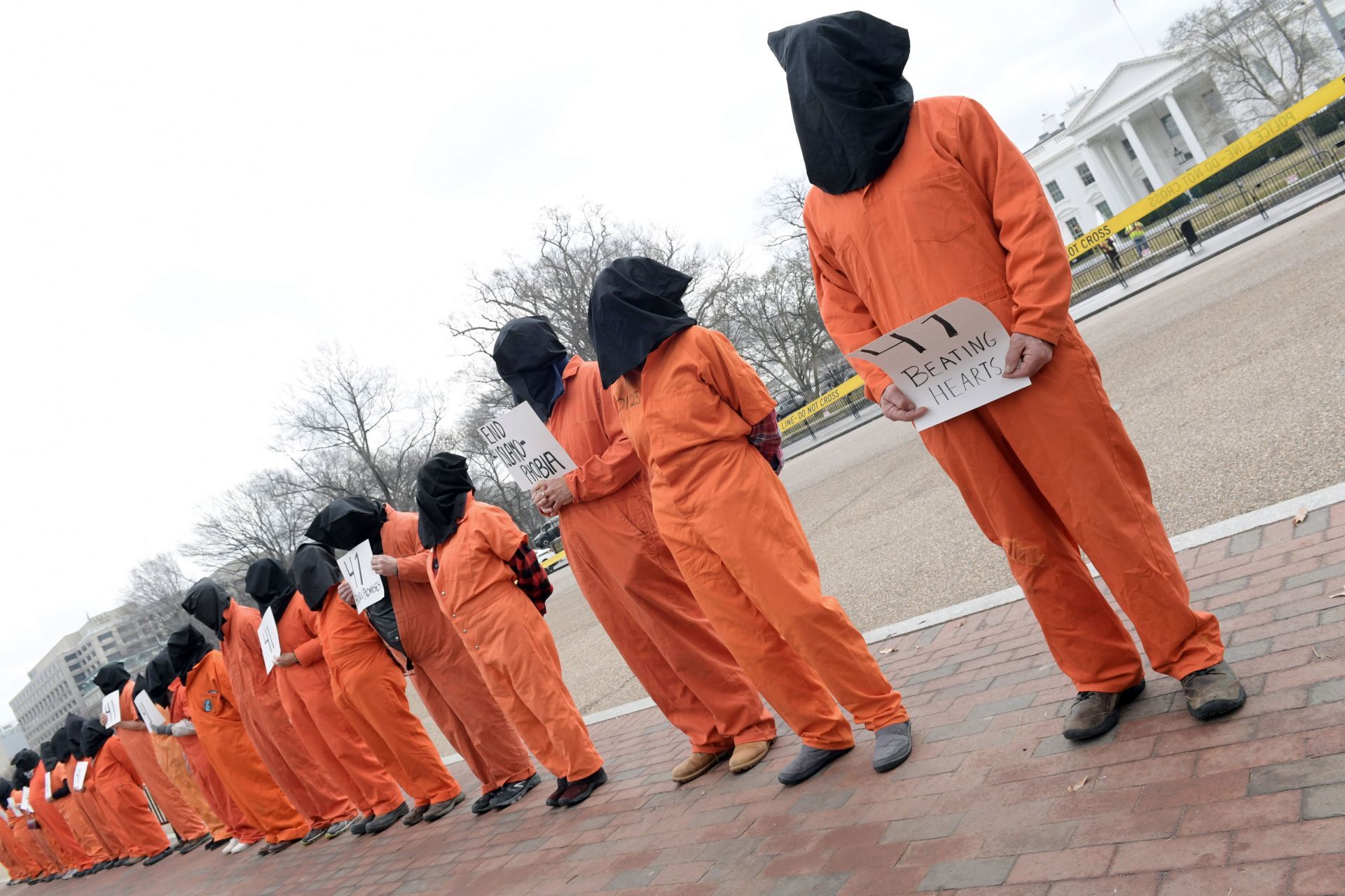 Piden ante la Casa Blanca el cierre de Guantánamo en su 16º aniversario