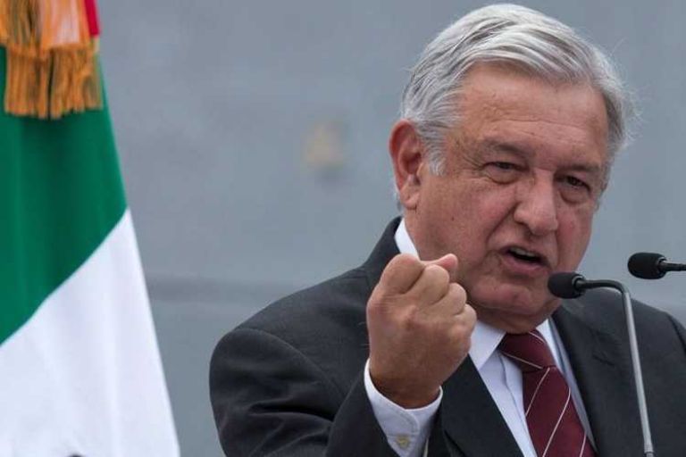 López Obrador acusa de "ladrón" al candidato Anaya y descarta un cara a cara