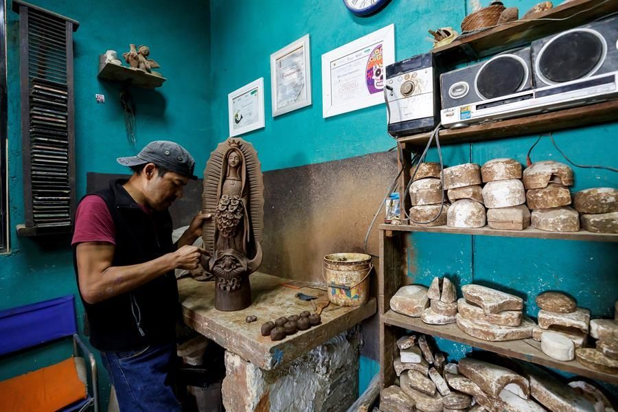artesanos-de-la-virgen-de-guadalupe-sobreviven-entre-tradicion-e-innovacion