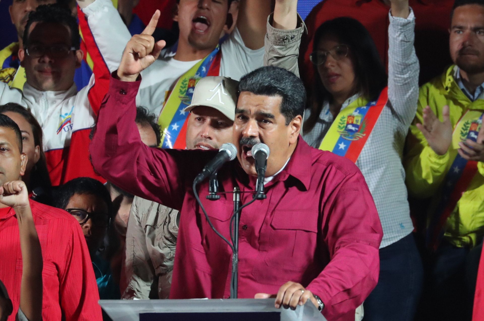 Elpresidentevenezolano,NicolásMaduro(c),hablatrasconocerlosresultadosdelaseleccioneshoy,domingo20demayode2018,enCaracas(Venezuela)