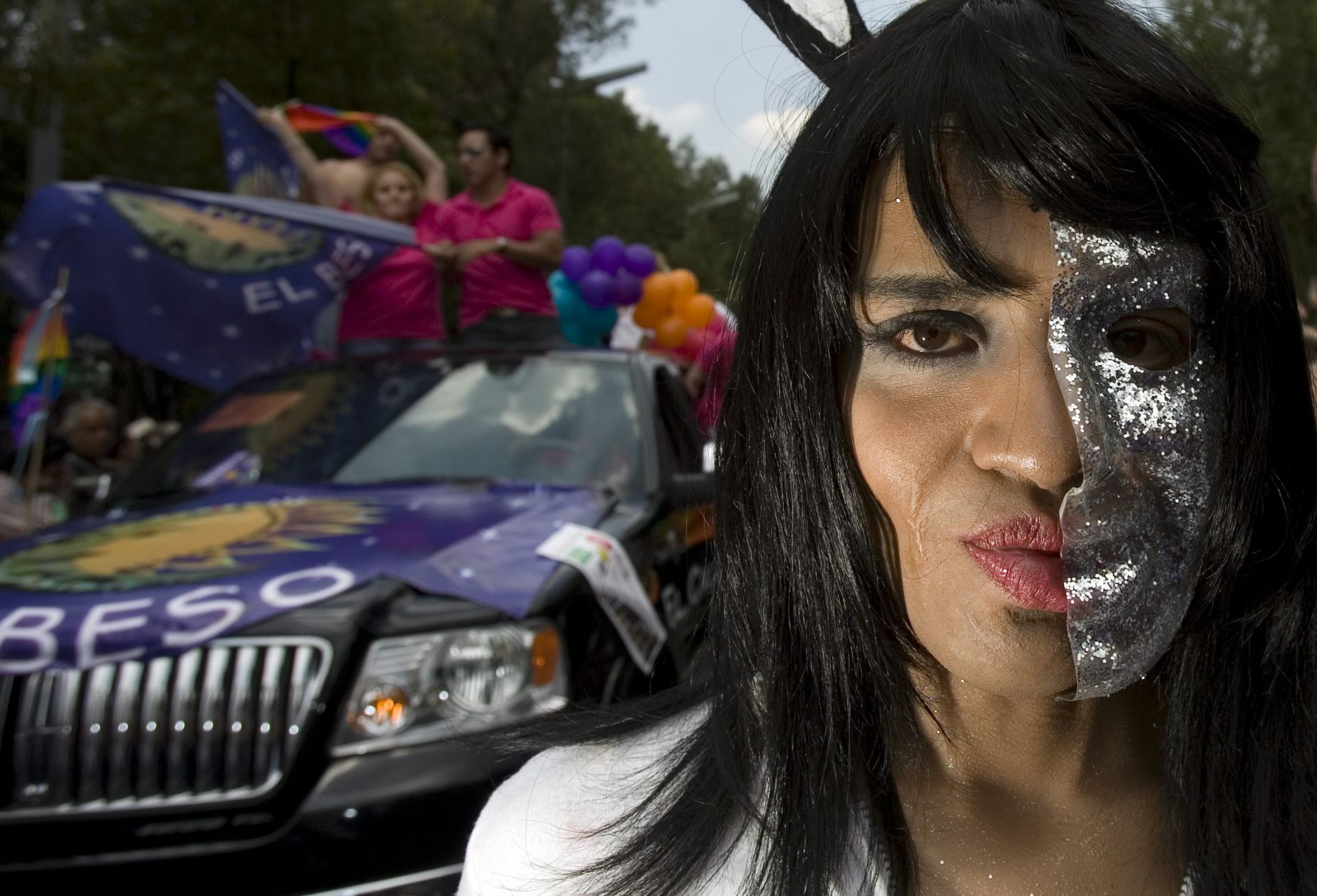 Fotografíadearchivofechadael28dejuniode2008,quemuestraamiembrosdelacomunidadlésbico,gay,bisexualytransexual(LGBT)mientrasparticipaenunaMarcha,enCiudaddeMéxico(México)