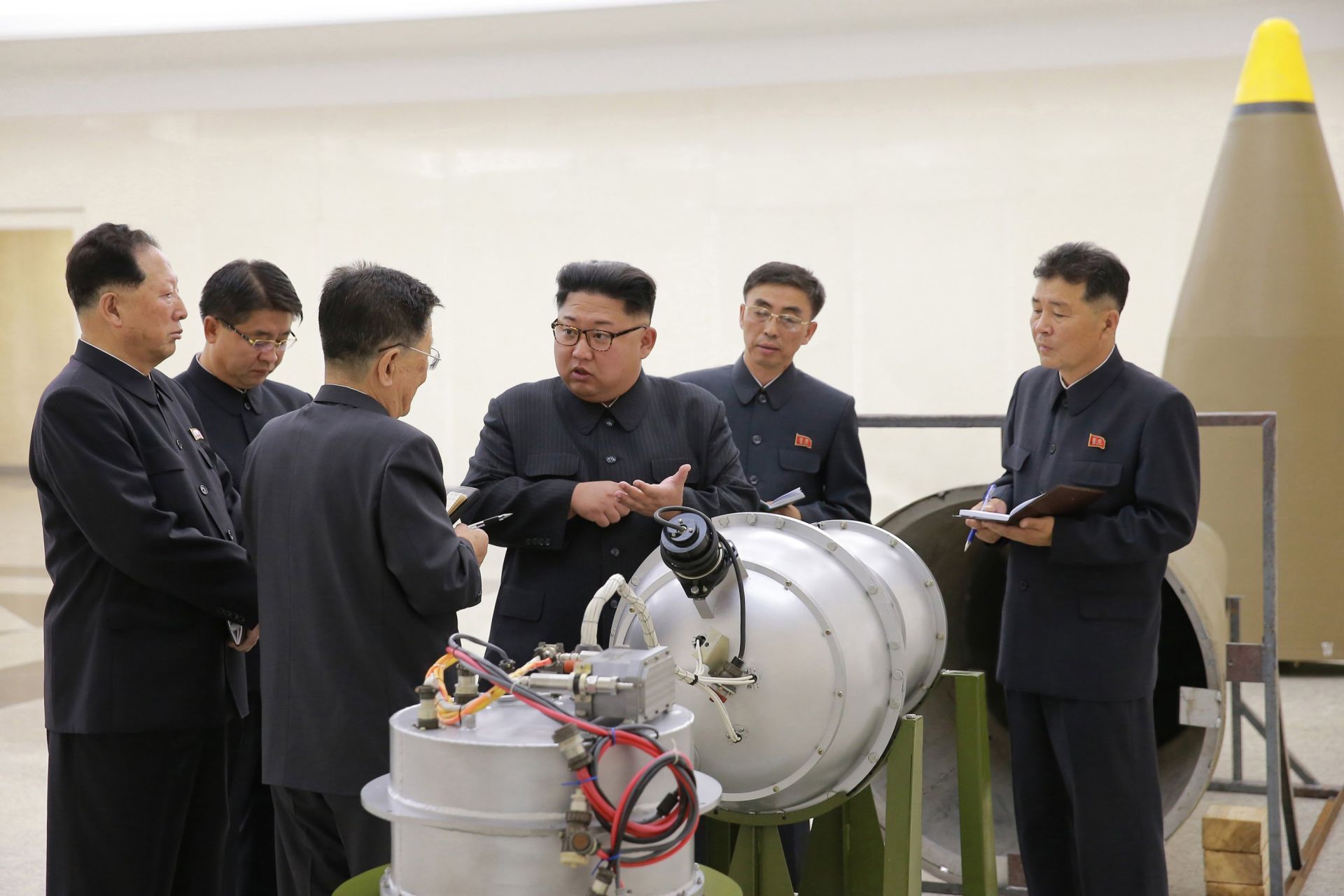 NorthKoreanleaderKimJong-Unannouncessuspensionofnuclearandmissiletests
