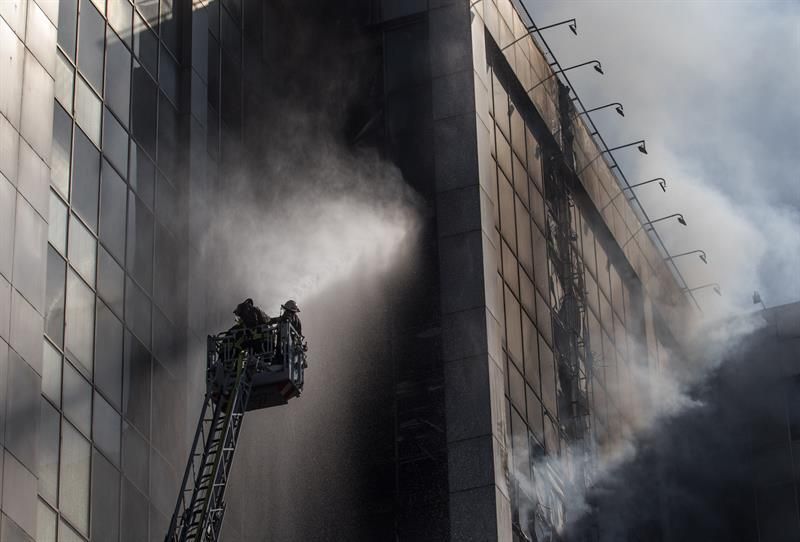 se-registra-aparatoso-incendio-en-un-edificio-de-la-ciudad-de-mexico
