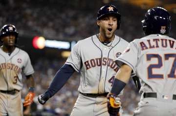 7-6 Springer hace de héroe al pegar jonrón decisivo, Astros empata