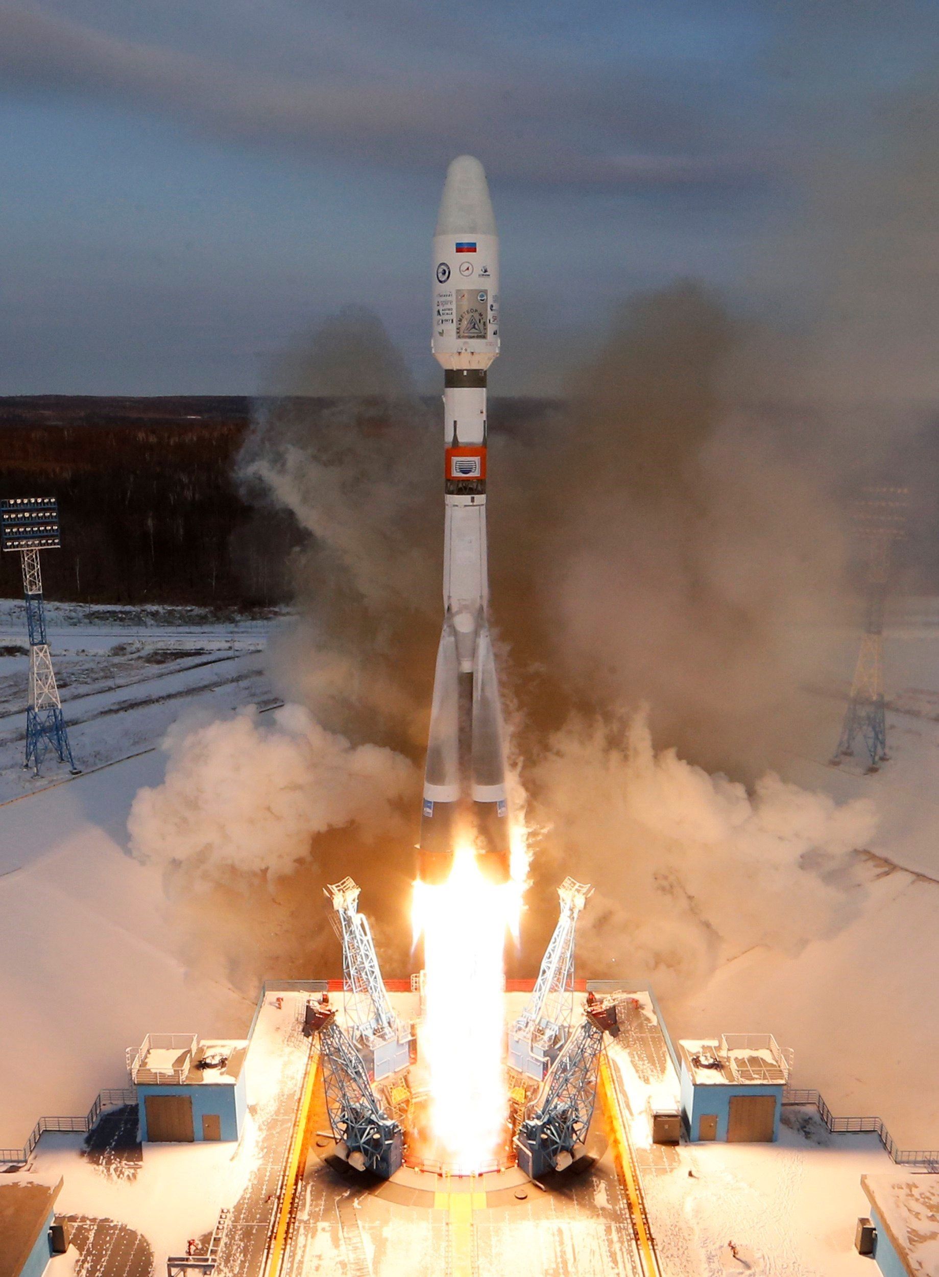 Lanzamiento de un cohete Soyuz-2.1b para poner en órbita un satélite de la serie Meteor-M en el cosmódromo Vostochny a las afueras de Tsiolkovsky (Rusia) 