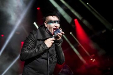 Emiten una orden de arresto contra Marilyn Manson por agredir a una reportera