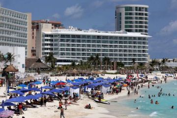 Alertan sobre contagio masivo de estudiantes por viaje a Cancún