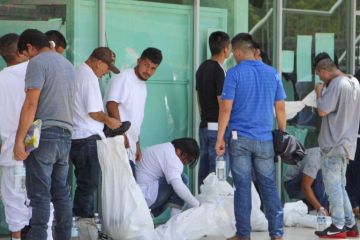 Detectan inusual cifra de deportaciones de EUA a México previo a redadas