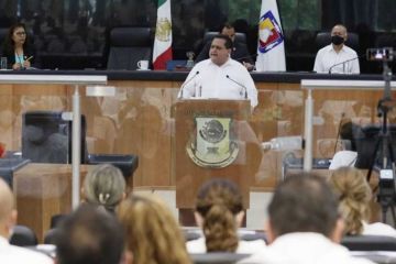 Carlos Mendoza Davis rinde su sexto informe de gobierno