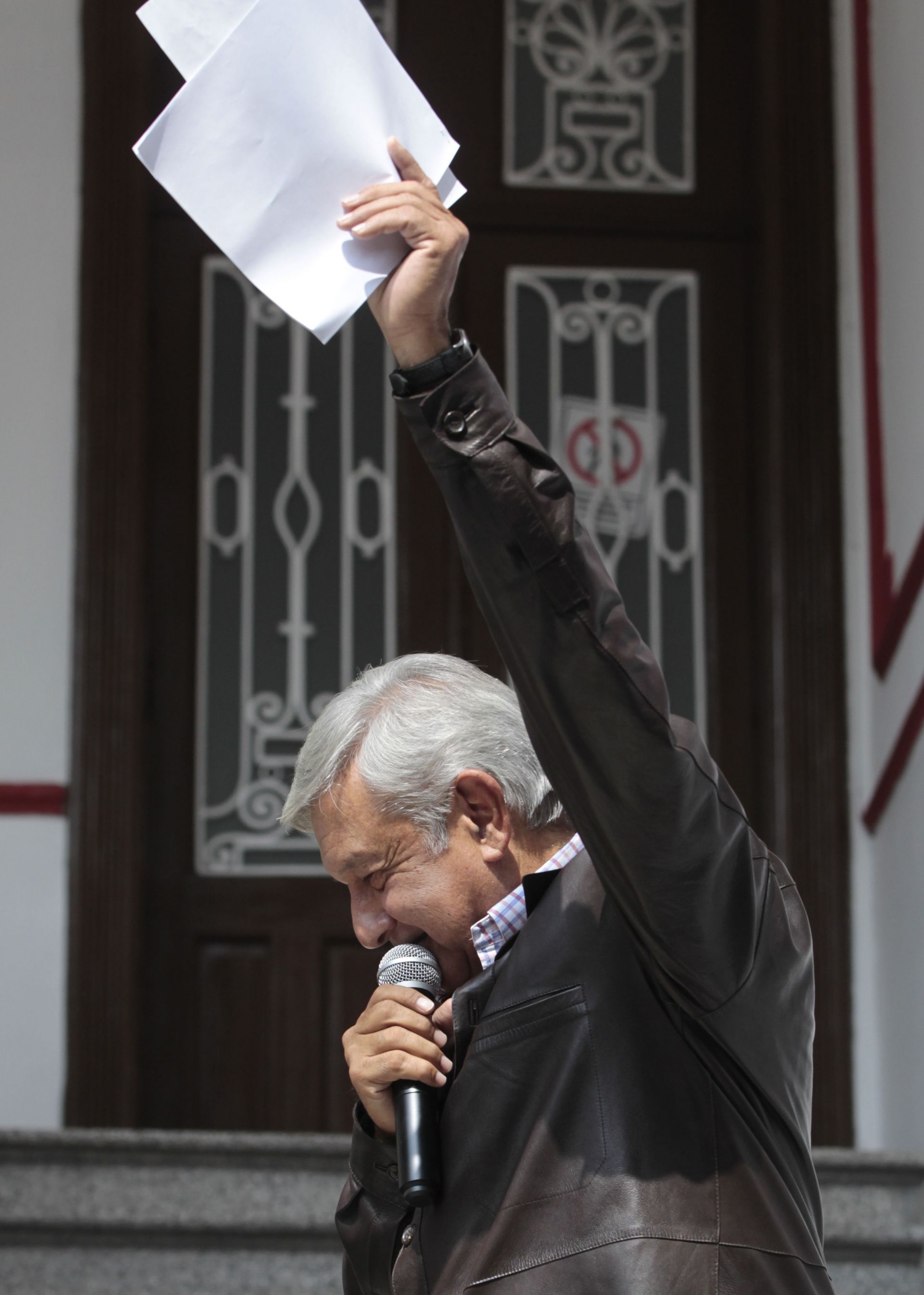  El futuro presidente de México, Andrés Manuel López Obrador, ofrece una rueda de prensa desde sus oficinas en la colonia Roma
