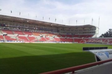 Aficionados regresan a los estadios después de siete meses en el torneo